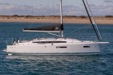 2022 Jeanneau Sun Odyssey 380