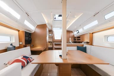 2022 Jeanneau Sun Odyssey 380