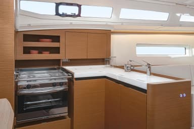 2022 Jeanneau Sun Odyssey 380