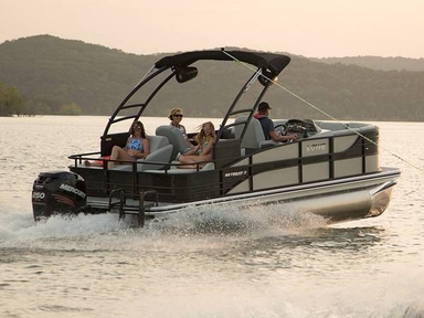 2021 Lowe Boats Retreat 230 RFL