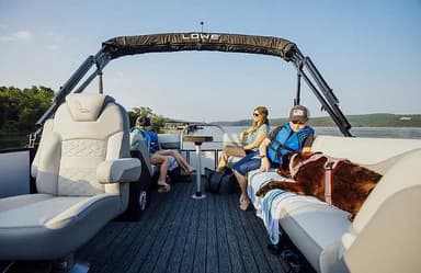 2021 Lowe Boats SF 212 Walk Thru