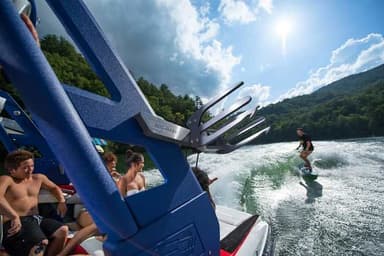 2017 Malibu Boats Wakesetter 22 VLX