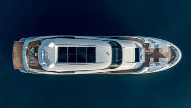 2021 Monte Carlo Yachts MCY 105 Skylounge