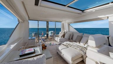 2020 Monte Carlo Yachts MCY 70 Skylounge