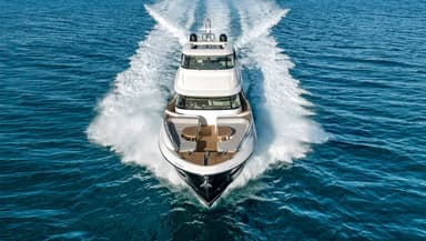 2020 Monte Carlo Yachts MCY 76 Skylounge