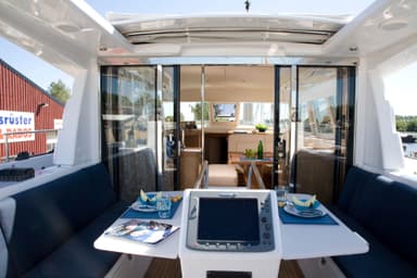2022 Moody Yachts Decksaloon 45