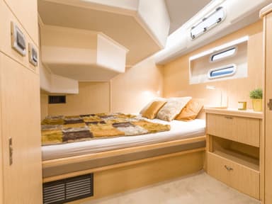 2014 Moody Yachts Decksaloon 54