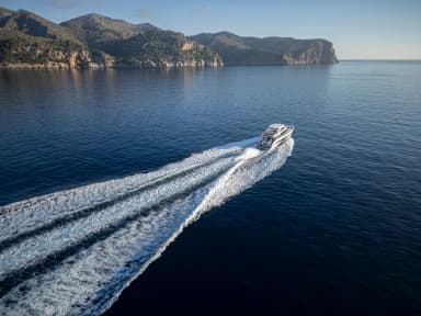 2022 Princess Yachts Y80