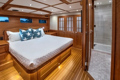 2022 Sabre Yachts Salon Express