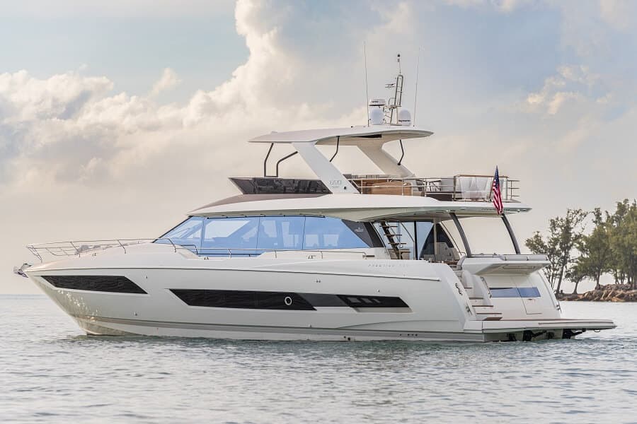 2021 Prestige Yachts PRESTIGE 690