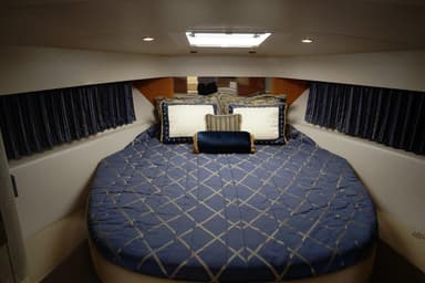 2004 Formula Boats Power Cruiser