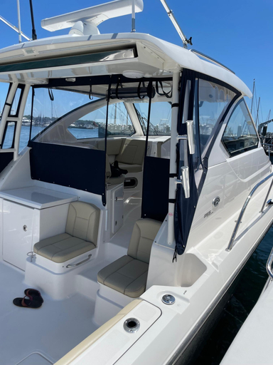 2017 Pursuit OS 355 Offshore