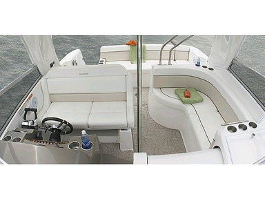 2007 Rinker 400 Express Cruiser