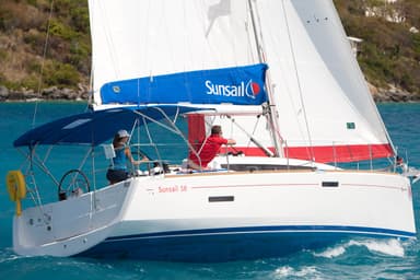 2022 Sunsail 38 3-Cabin