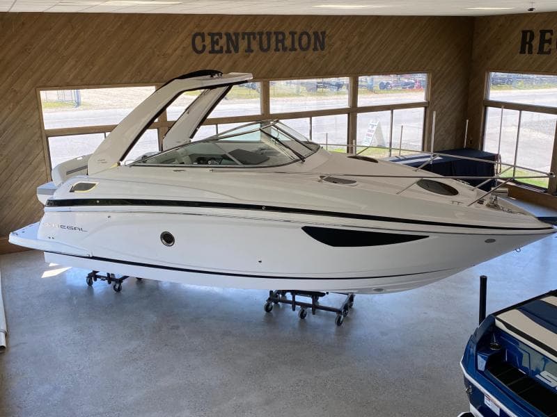 2022 Regal Boats 28 Express SOLD