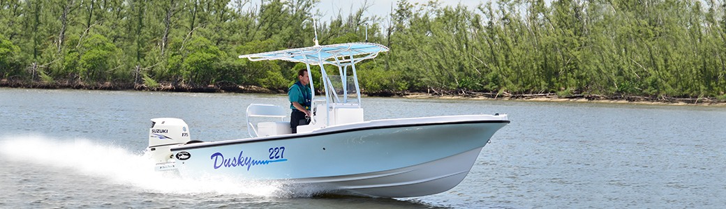 2015 Dusky 227XF w/Deco Boat Lift