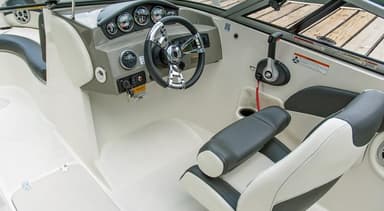 2018 Stingray Boats 208 LS