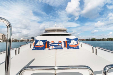 2015 Westport Yachts Westport 112