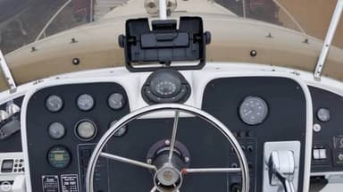 1992 Carver Yachts COMMAND BRIDGE