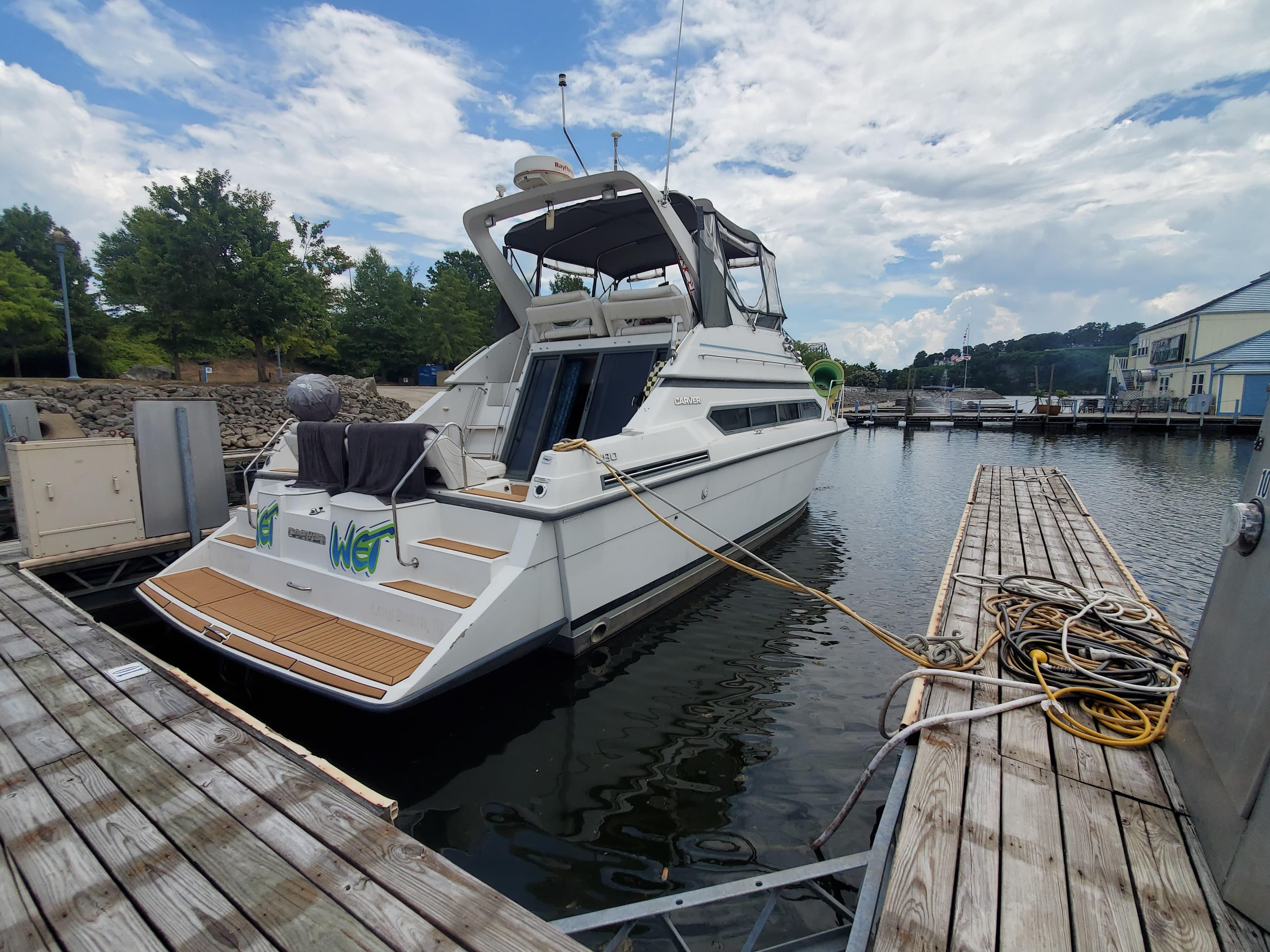1994 Carver Yachts Santego
