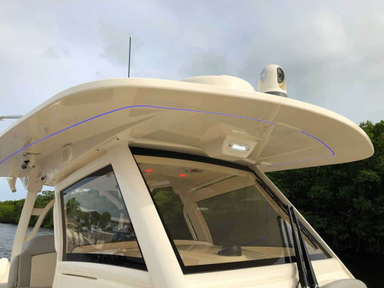 2021 Scout Boats 330 LXF