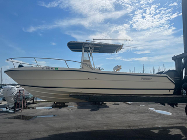 2001 Pursuit 2470 Center Console