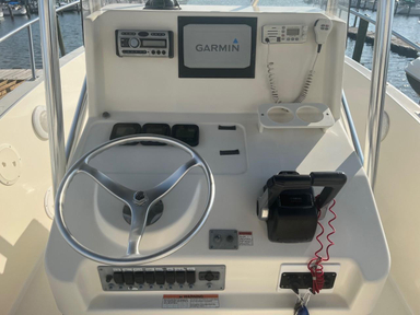 2001 Pursuit 2470 Center Console