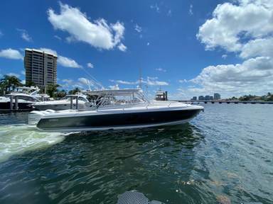 2015 Intrepid Powerboats 400 Cuddy