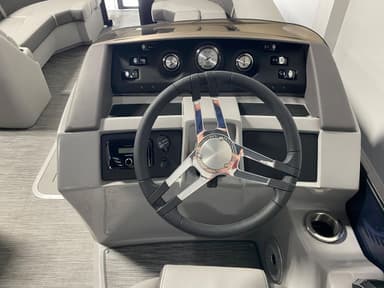 2021 Bennington 23 LSB