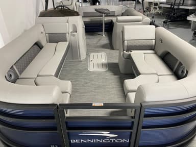 2021 Bennington 23 LSB