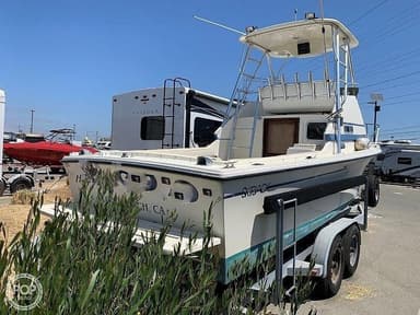 1982 24 Flybridge Sportsfisher