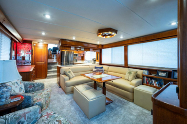 1986 Tollycraft Yachts Pilothouse