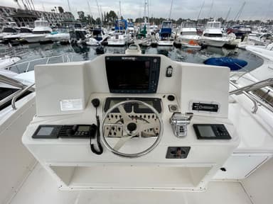 2005 Cabo Yachts Flybridge