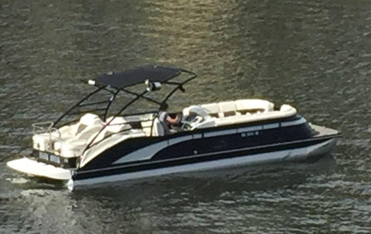 2016 Bennington 2575 QCW I/O