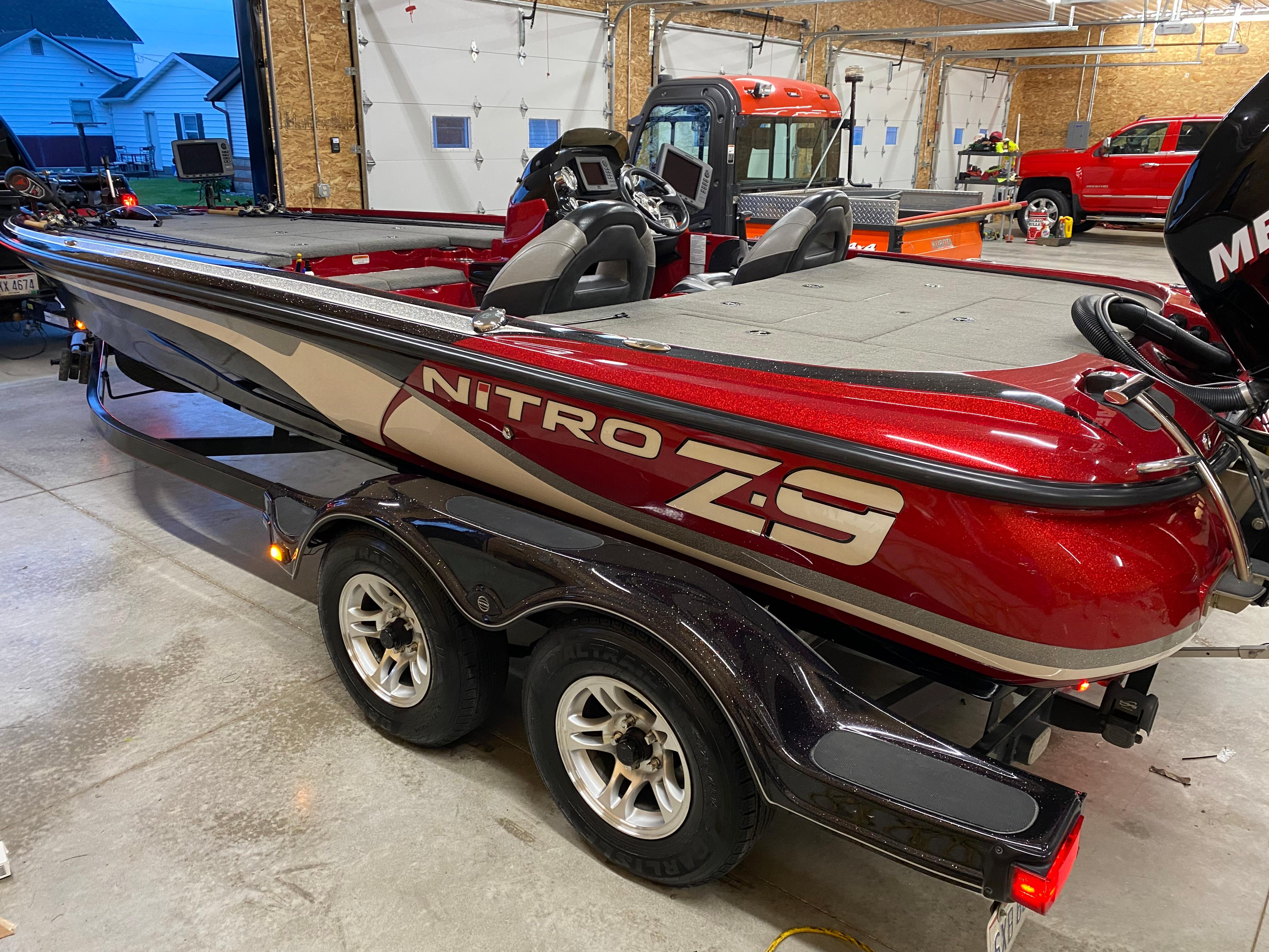 2012 Nitro Z-9