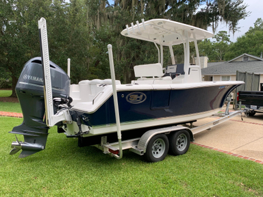 2018 Sea Hunt Ultra 235 SE