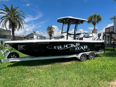 2019 Robalo 246 Cayman