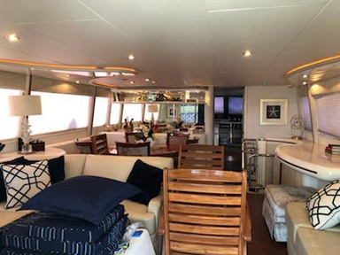 1997 Lazzara Yachts Skylounge