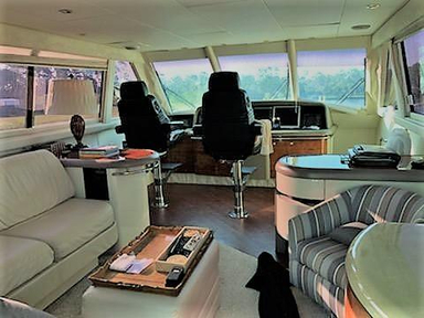 1997 Lazzara Yachts Skylounge