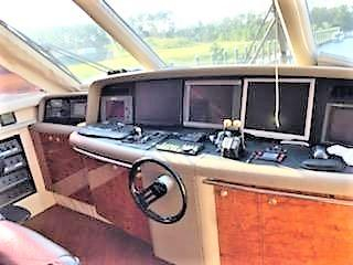 1997 Lazzara Yachts Skylounge