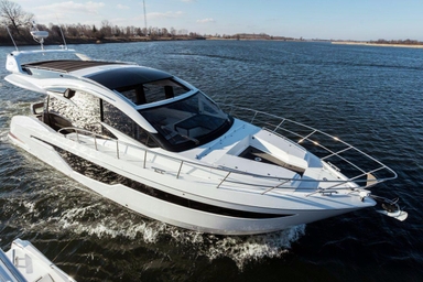2022 Galeon Yachts 510 Skydeck