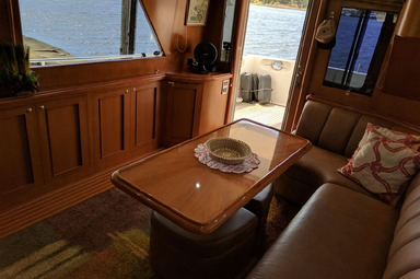 2006 Ocean Alexander 48 Classico Aft Cabin