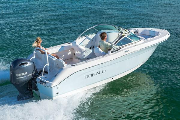 2015 Robalo R207 Dual Console