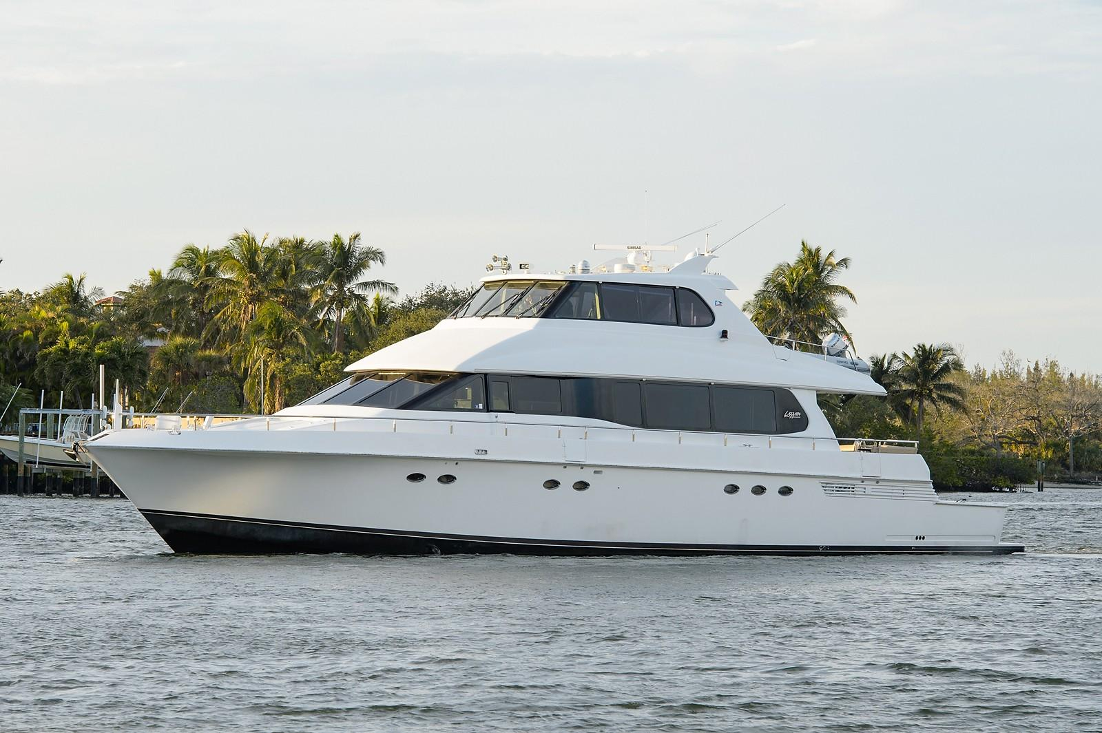 1997 Lazzara Yachts Skylounge