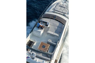 2022 Prestige Yachts 590