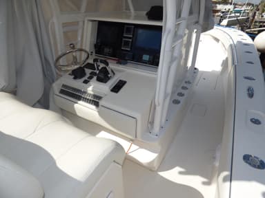 2011 Invincible Boats 36 CC