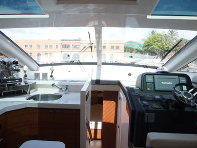 2012 Horizon Yacht E56