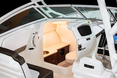 2022 Robalo R247 Dual Console