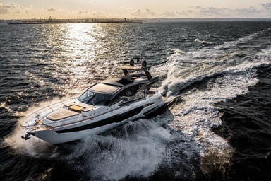 2022 Galeon Yachts 700 Skydeck