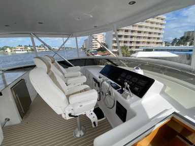 2001 Hatteras Yachts 75 Cockpit Motor Yacht